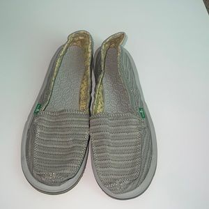 Sanuk Women Gray Slip Ons (9)